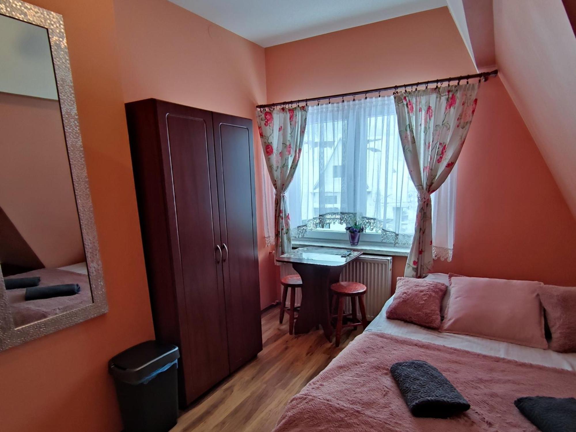Pokoje I Apartamenty Regionalny Styl Ul Krole 1A Zakopane Zimmer foto